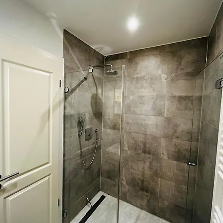 Downtown Apartment *